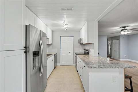 Casa en venta en Largo, Florida, 2 dormitorios, 103.12 m2 № 2235552 - foto 3