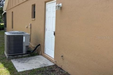 House in Brandon, Florida 3 bedrooms, 146.23 sq.m. № 2117417 - photo 27