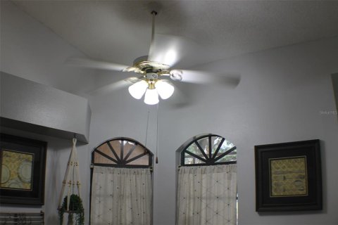 House in Brandon, Florida 3 bedrooms, 146.23 sq.m. № 2117417 - photo 10