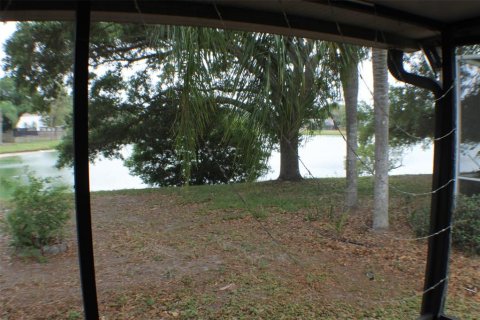 House in Brandon, Florida 3 bedrooms, 146.23 sq.m. № 2117417 - photo 24