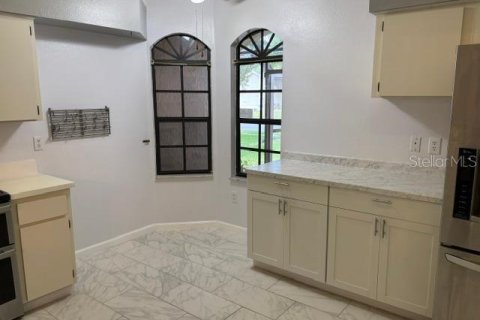 House in Brandon, Florida 3 bedrooms, 146.23 sq.m. № 2117417 - photo 9