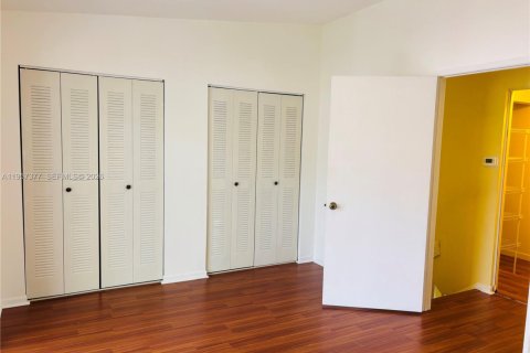 Снять в аренду таунхаус в Майами-Лейкс, Флорида 2 спальни, 103.12м2, № 2011433 - фото 16