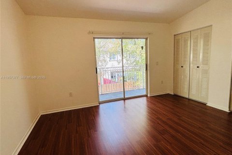 Снять в аренду таунхаус в Майами-Лейкс, Флорида 2 спальни, 103.12м2, № 2011433 - фото 15