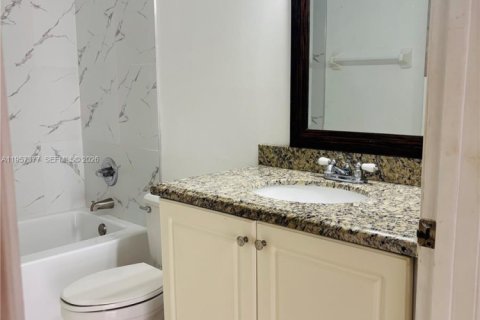 Снять в аренду таунхаус в Майами-Лейкс, Флорида 2 спальни, 103.12м2, № 2011433 - фото 19