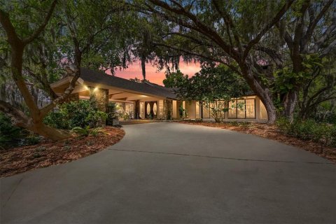 House in Ocala, Florida 4 bedrooms, 824.14 sq.m. № 1082075 - photo 11