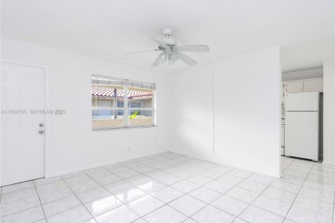 Appartement à louer à Fort Lauderdale, Floride: 1 chambre, 57.6 m2 № 2010924 - photo 3
