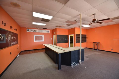 Propiedad comercial en alquiler en New Port Richey, Florida, 132.66 m2 № 1446260 - foto 3