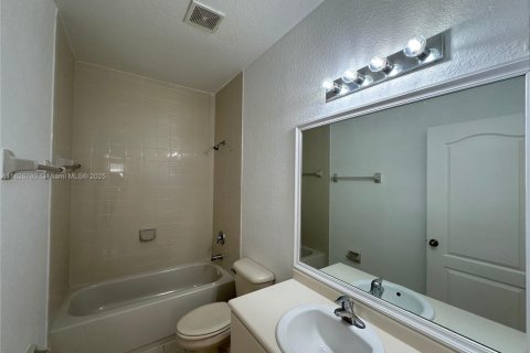 Condo in Homestead, Florida, 2 bedrooms  № 1938363 - photo 10