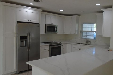 Casa en alquiler en Maitland, Florida, 4 dormitorios, 186.36 m2 № 2224792 - foto 3