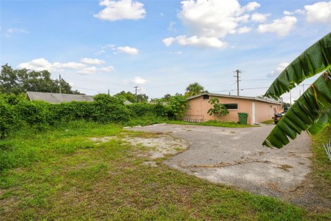 Commercial property in Winter Haven, Florida 169.73 sq.m. № 1313247 - photo 22