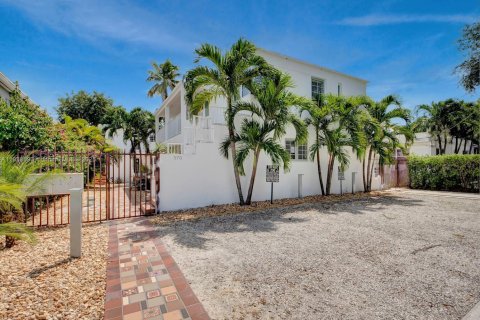 Villa ou maison à louer à Miami, Floride: 46.45 m2 № 1942478 - photo 12