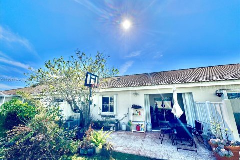 House in Miramar, Florida 2 bedrooms, 96.99 sq.m. № 2020702 - photo 19