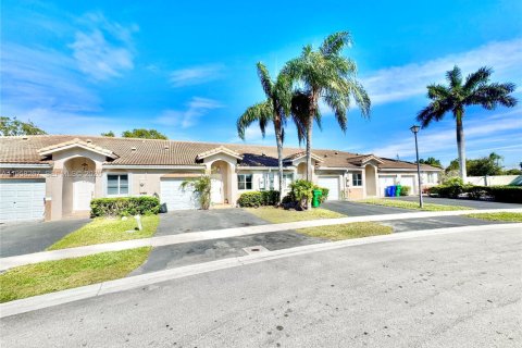 House in Miramar, Florida 2 bedrooms, 96.99 sq.m. № 2020702