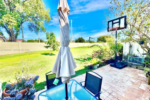 House in Miramar, Florida 2 bedrooms, 96.99 sq.m. № 2020702 - photo 18