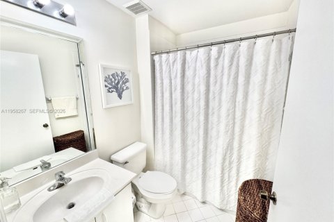 House in Miramar, Florida 2 bedrooms, 96.99 sq.m. № 2020702 - photo 17