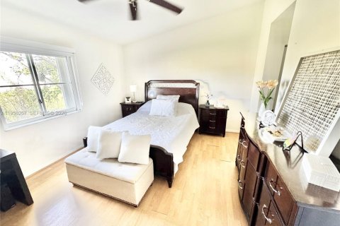 House in Miramar, Florida 2 bedrooms, 96.99 sq.m. № 2020702 - photo 11