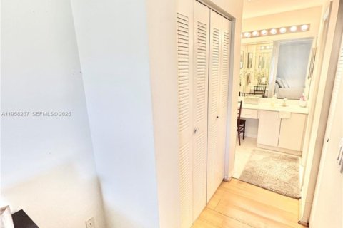 House in Miramar, Florida 2 bedrooms, 96.99 sq.m. № 2020702 - photo 12