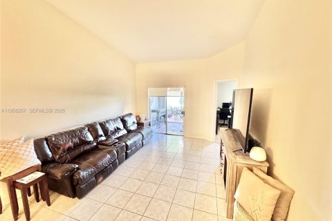 House in Miramar, Florida 2 bedrooms, 96.99 sq.m. № 2020702 - photo 5
