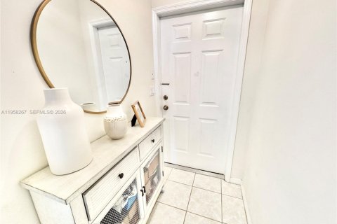 House in Miramar, Florida 2 bedrooms, 96.99 sq.m. № 2020702 - photo 2