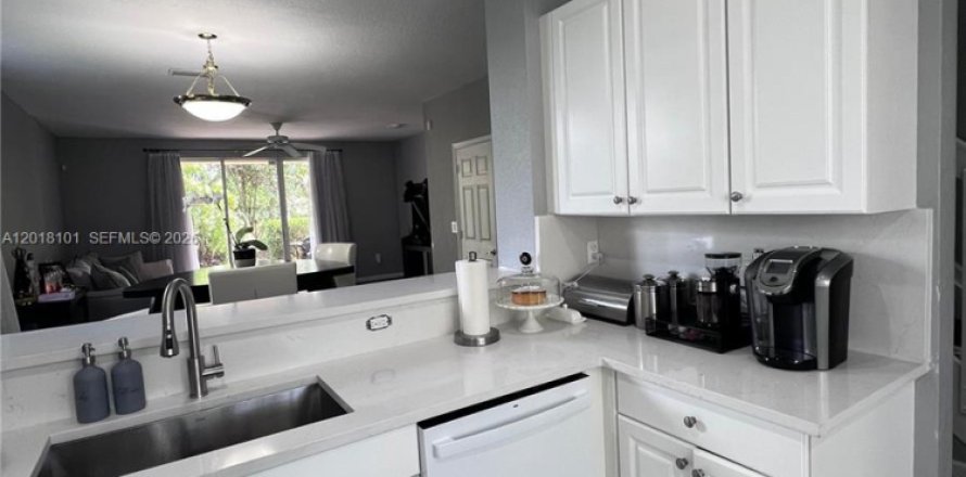 Touwnhouse à Plantation, Floride 3 chambres, 144.74 m2 № 2154635