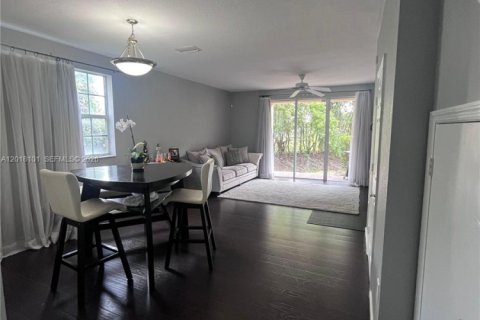 Touwnhouse à louer à Plantation, Floride: 3 chambres, 144.74 m2 № 2154635 - photo 7