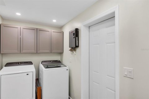House in Ormond Beach, Florida 3 bedrooms, 123.75 sq.m. № 1899404 - photo 17