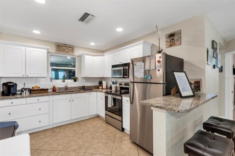 House in Ormond Beach, Florida 3 bedrooms, 123.75 sq.m. № 1899404 - photo 6