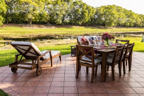 Villa ou maison à vendre à Weston, Floride: 4 chambres, 176.7 m2 № 2260126 - photo 5