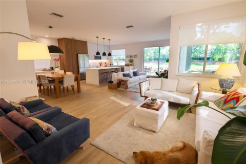 Villa ou maison à vendre à Weston, Floride: 4 chambres, 176.7 m2 № 2260126 - photo 8