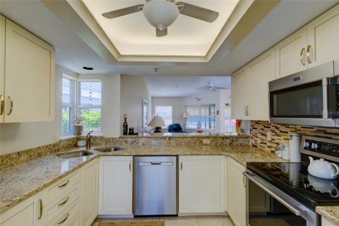 Condo in Sarasota, Florida, 2 bedrooms  № 2144772 - photo 7