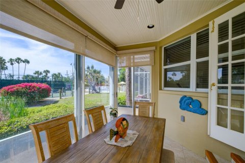 Condo in Sarasota, Florida, 2 bedrooms  № 2144772 - photo 17