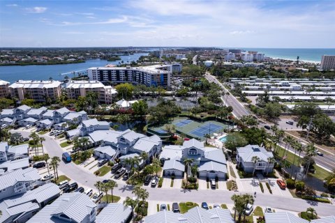 Condo in Sarasota, Florida, 2 bedrooms № 2144772
