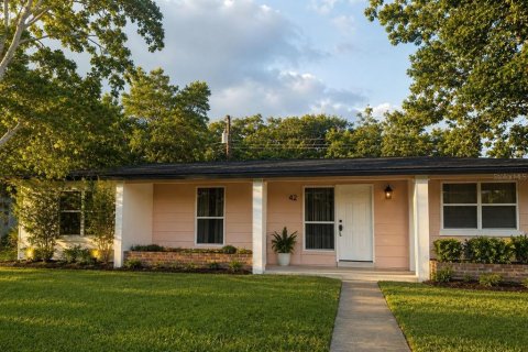 Villa ou maison à Deltona, Floride 3 chambres, 100.8 m2 № 2316786