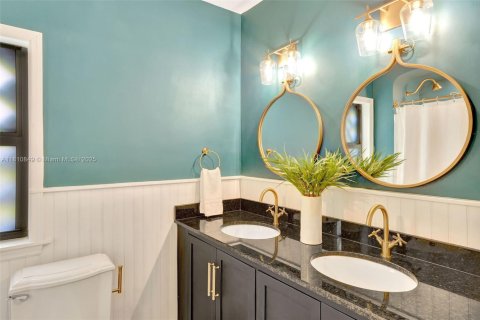 House in Coral Gables, Florida 4 bedrooms, 173.63 sq.m. № 1756889 - photo 15