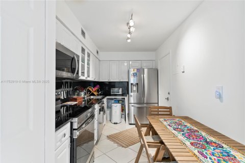 Copropriété à louer à Miami Beach, Floride: 1 chambre, 84.54 m2 № 1959287 - photo 4