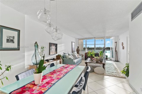 Copropriété à louer à Miami Beach, Floride: 1 chambre, 84.54 m2 № 1959287 - photo 3