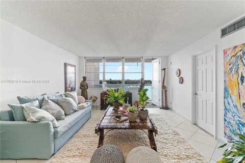 Copropriété à louer à Miami Beach, Floride: 1 chambre, 84.54 m2 № 1959287 - photo 2