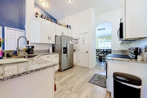 House in Ocala, Florida 4 bedrooms, 154.31 sq.m. № 2114635 - photo 10