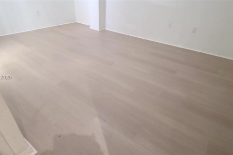 Condominio en alquiler en Miami, Florida, 2 dormitorios, 81.94 m2 № 2008596 - foto 11