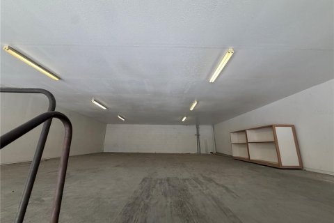 Propiedad comercial en alquiler en Tampa, Florida, 1098.94 m2 № 2147418 - foto 4