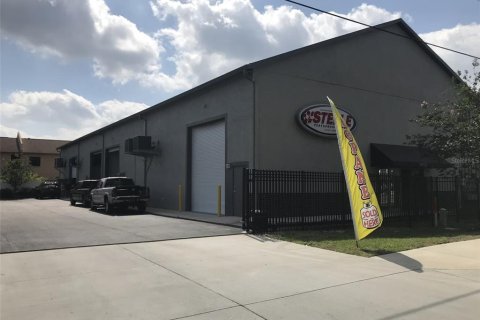 Propiedad comercial en Tampa, Florida 1098.94 m2 № 2147418