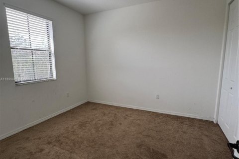 House in Miramar, Florida 3 bedrooms, 183.67 sq.m. № 1943325 - photo 12