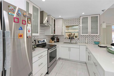 Купить виллу или дом в Хомстед, Флорида 3 спальни, 158.03м2, № 1972890 - фото 10