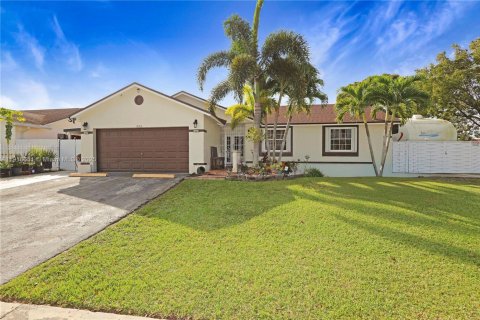 Купить виллу или дом в Хомстед, Флорида 3 спальни, 158.03м2, № 1972890 - фото 2