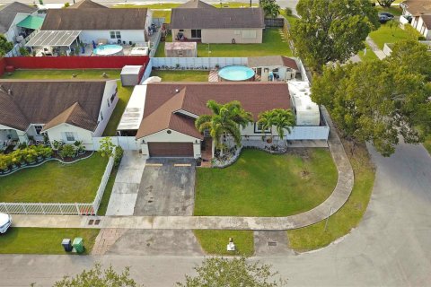 Купить виллу или дом в Хомстед, Флорида 3 спальни, 158.03м2, № 1972890 - фото 29