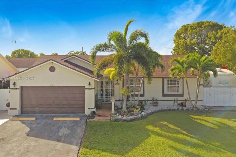 Купить виллу или дом в Хомстед, Флорида 3 спальни, 158.03м2, № 1972890 - фото 1