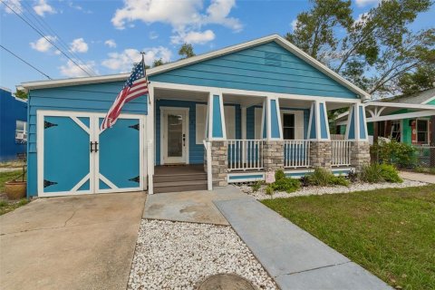 House in Tampa, Florida 2 bedrooms, 100.61 sq.m. № 2122735