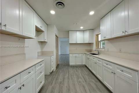 Villa ou maison à louer à Pompano Beach, Floride: 3 chambres, 151.24 m2 № 1931039 - photo 22