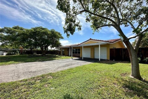 Villa ou maison à louer à Pompano Beach, Floride: 3 chambres, 151.24 m2 № 1931039 - photo 4