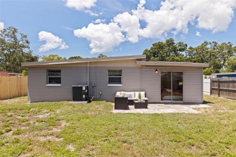 House in Seminole, Florida 3 bedrooms, 106.56 sq.m. № 1876089 - photo 28
